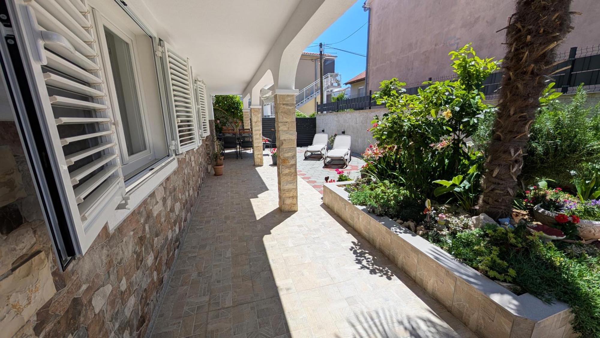 Modern 3Br Apartments In Zadar With Balcony Or Terrace, Free Parking & Ac Rum bild